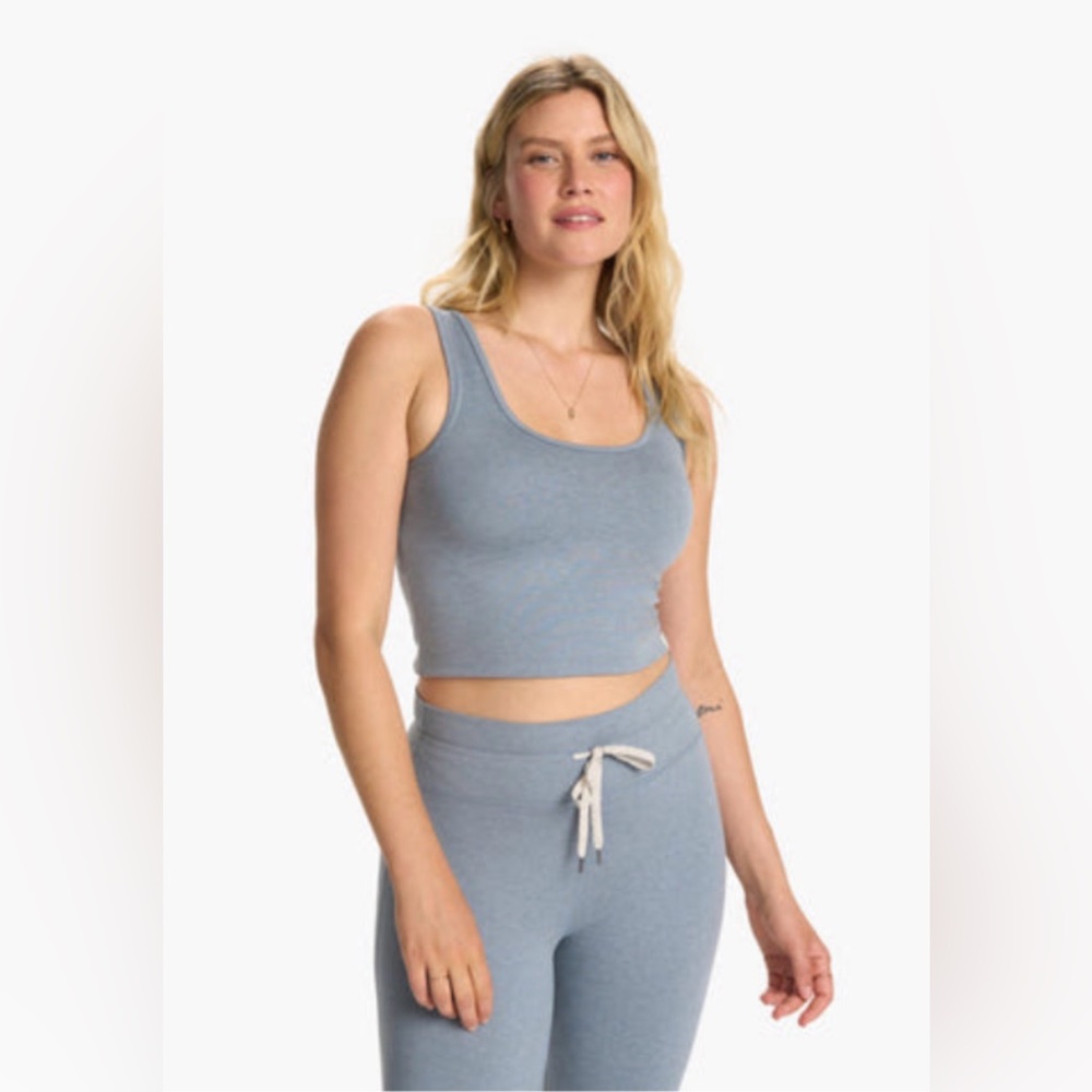 Vuori Halo Essential Tank